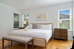 4 bedrooms, desk, iron/ironing board, free WiFi