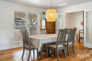 Dining - June Dr xxxxxxxxxxxx (Austin)