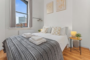 3 makuuhuonetta, silitysrauta/-lauta, internet, vuodevaatteet