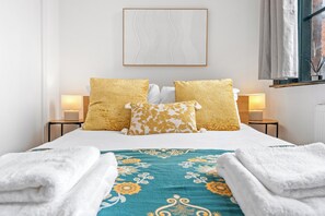 3 bedrooms, iron/ironing board, Internet, bed sheets