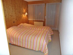 2 bedrooms