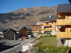 Exterior - 2 Bedroom apartement *** - 1st floor – close to the Place Central, shops and bus stops – big sunny b (Verbier)