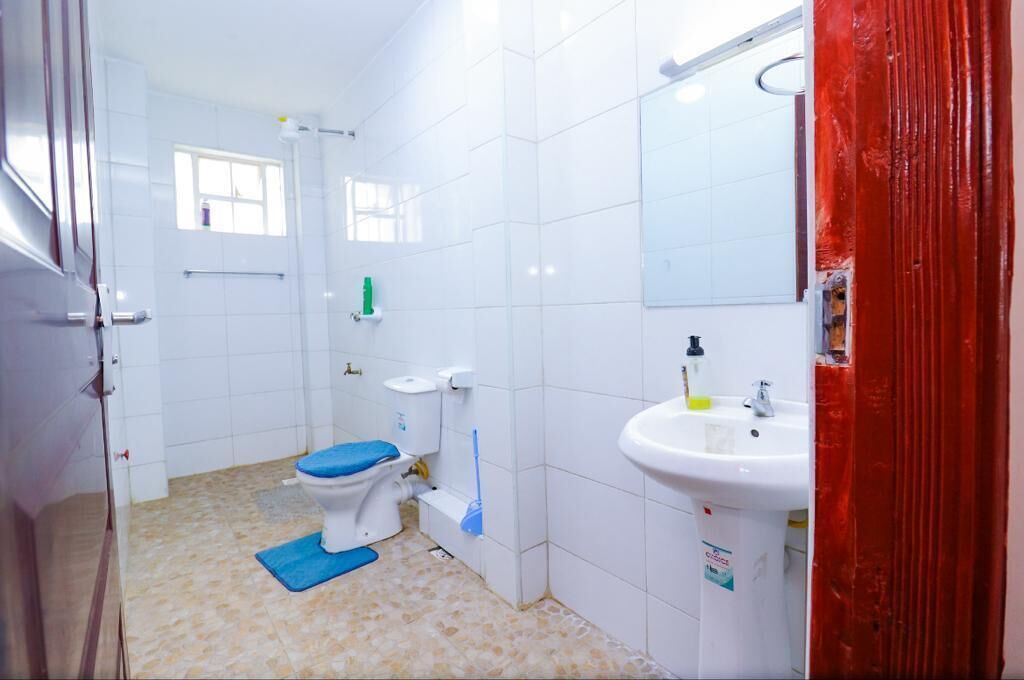 Ducha, toallas, jabón y champú