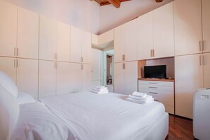 1 chambre, bureau, fer et planche à repasser, Wi-Fi