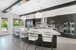Fridge, microwave, oven, stovetop - Royale: Pickleball, Waterslide, Game RM (Indio)