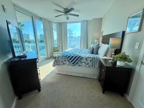 3 makuuhuonetta, silitysrauta/-lauta, vauvan matkasänky, Wi-Fi