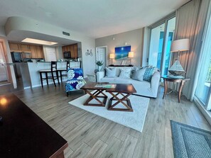 TV, offices - An Emerald Coast Escape (Destin)