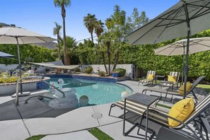 Pool - Desert Flamingo House (Palm Springs)