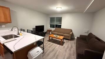 Televisor intel·ligent i llibres