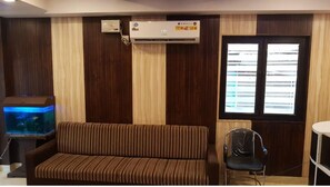 Reception - Hotel Bridge View (Kanpur)