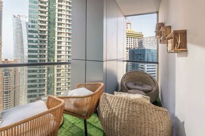 Property grounds - StayShort - Modern 2BR with City Views in Dubai Marina! (Dubai Marina)