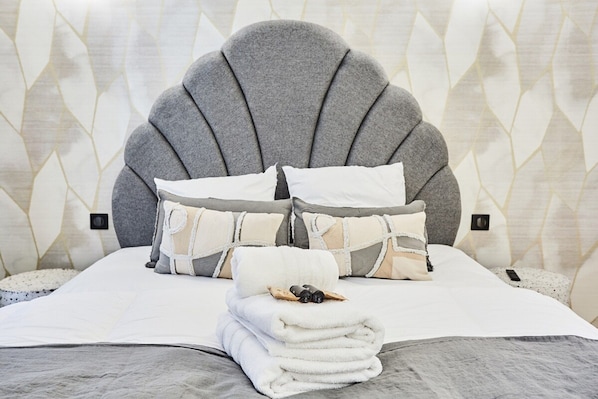 Apartment | 1 bedroom, laptop workspace, iron/ironing board, bed sheets