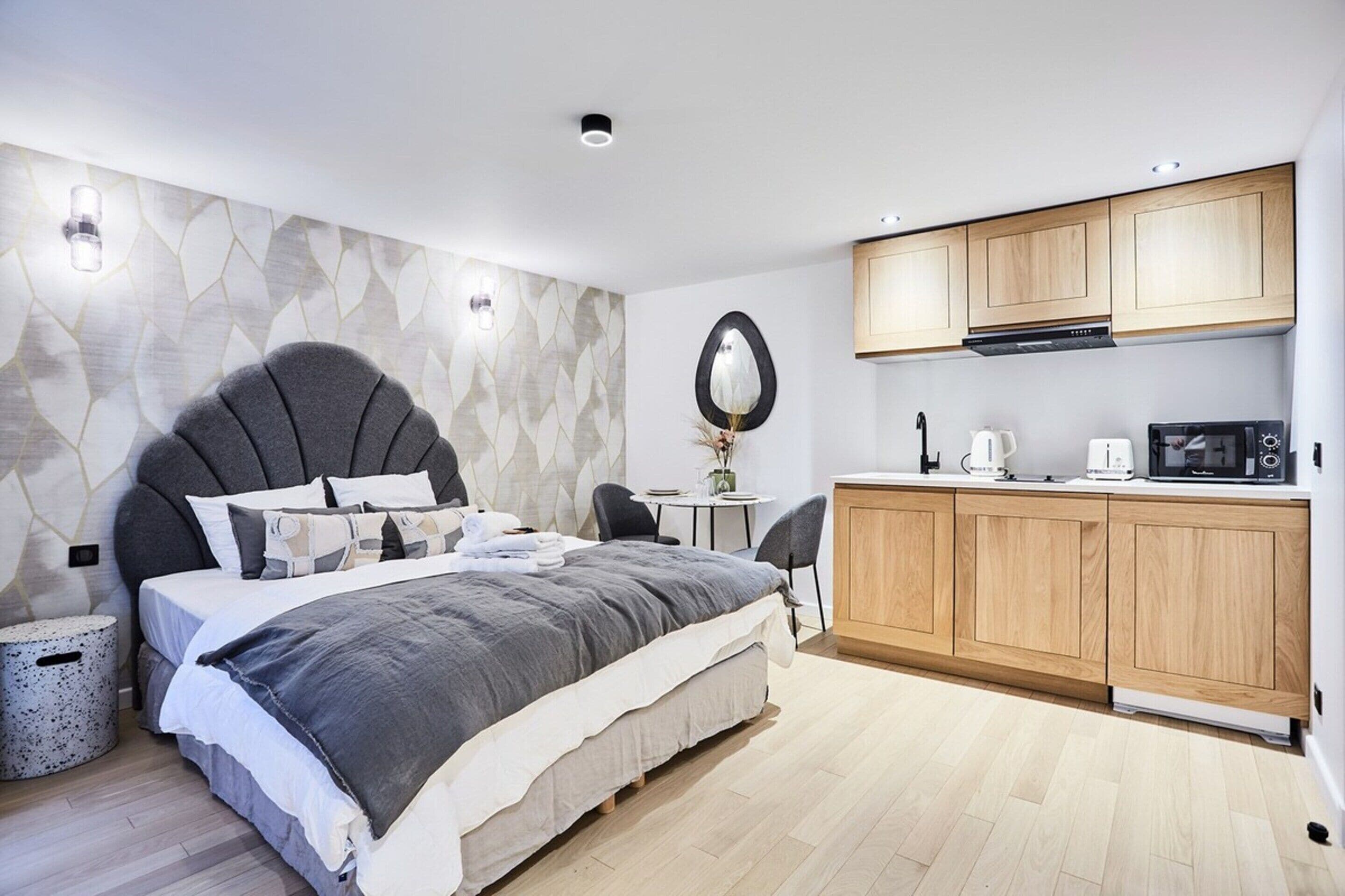1 bedroom, laptop workspace, iron/ironing board, bed sheets