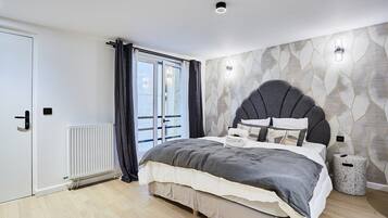 Apartment | 1 bedroom, laptop workspace, iron/ironing board, bed sheets