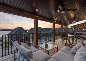 屋外ダイニングエリア