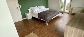 Urban villa with sunny garden