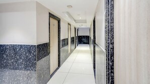واي فاي مجانًا وملاءات أسرّة