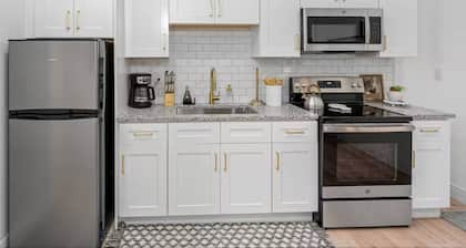Private 1 bedroom luxury mother-in-law suite close proximity to Midtown Tamp
