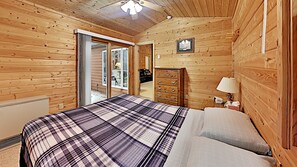 3 室のベッドルーム、アイロン / アイロン台、WiFi