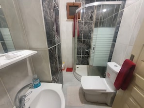 Superior Condo | Bathroom