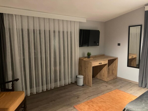 Habitación individual estándar | Wifi gratis, ropa de cama y acceso para silla de ruedas 