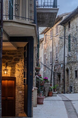 Charming boutique apartment in the heart of Umbrian wine country.