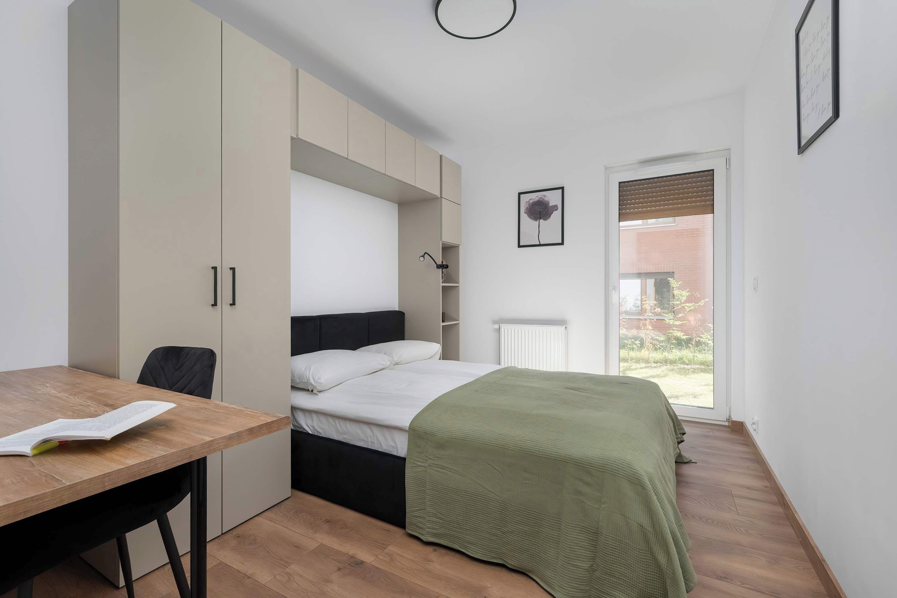 1 bedroom, desk, iron/ironing board, WiFi