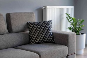 TV, offices - św. Michała 30 Poznań | Elegant Apartment for Remote Work with Balcony (Poznań)