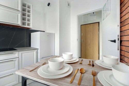Elegant Apartment | Balcony and Workspace