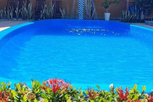 2 piscines extérieures