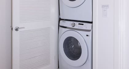 Modern Designer Stay Bright Chic Spacious