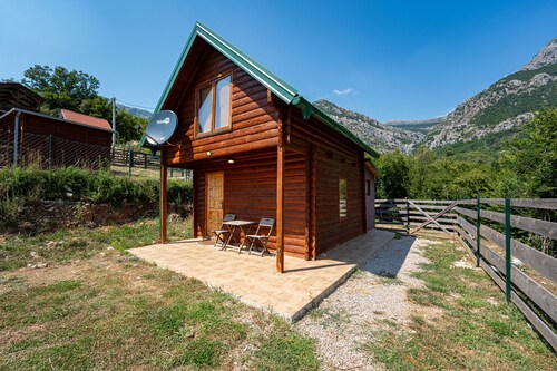 If you’re looking for farm experience or peaceful escape, this is place for you.