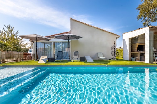 Holiday Home Domaine Julaya Between Castles and Beach