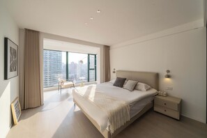 Senior Apartment, 3 Bedrooms, Kitchen | Soundproofing, free WiFi, bed sheets