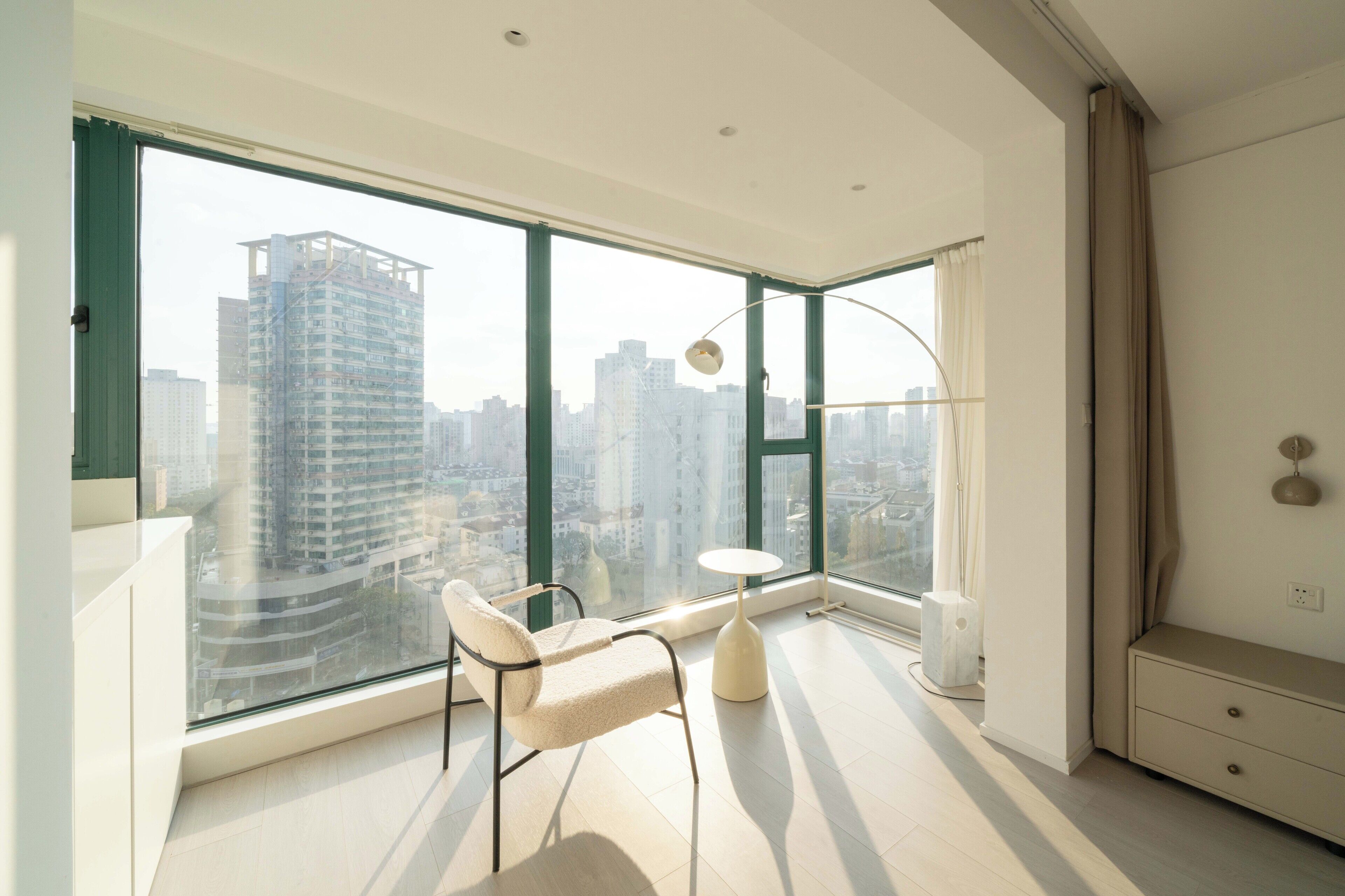 Departamento senior, 3 habitaciones, cocina | Insonorización, wifi gratis y ropa de cama 