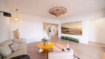 Apartamento sénior, 6 habitaciones, cocina | Sala de estar