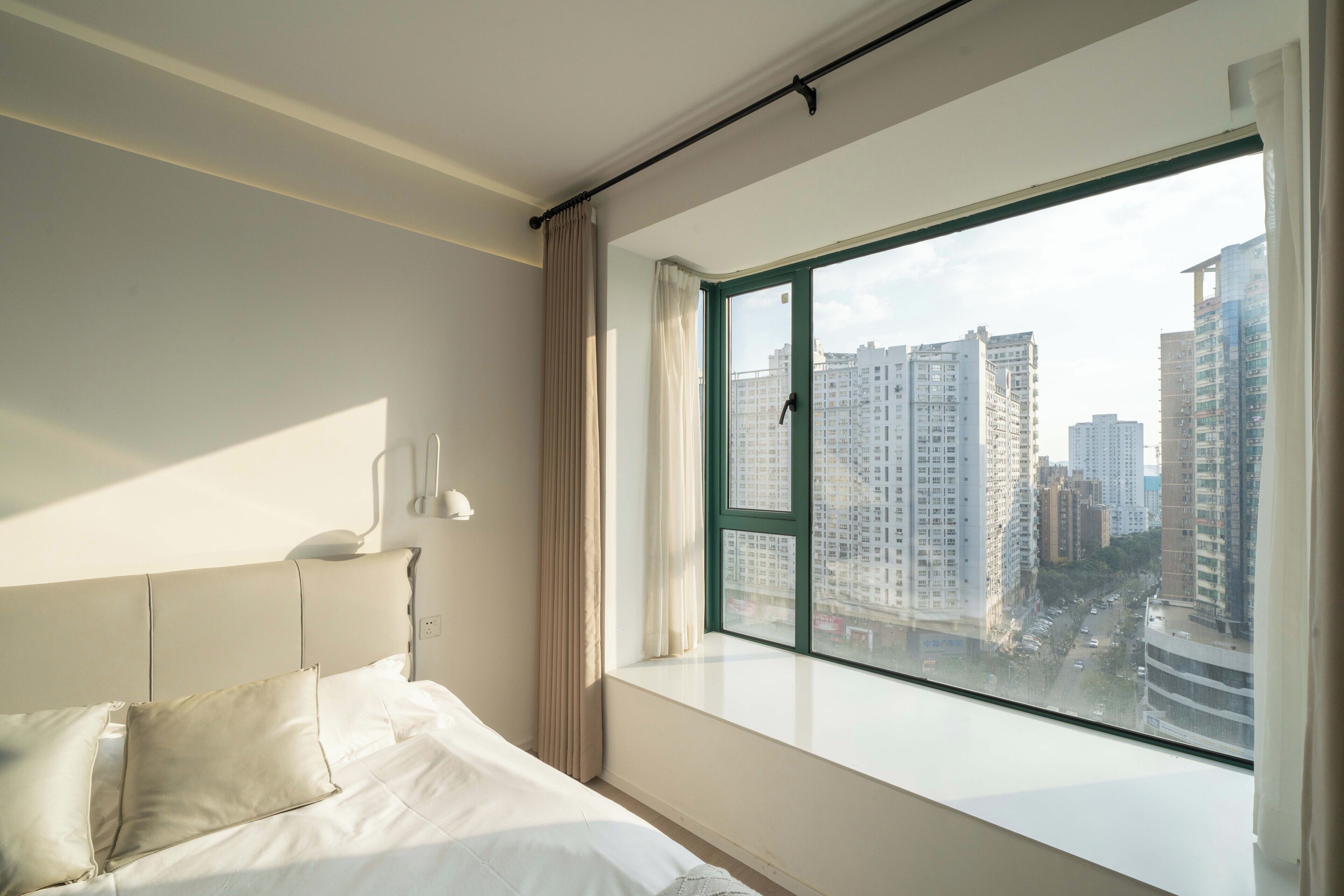 Departamento senior, 3 habitaciones, cocina | Insonorización, wifi gratis y ropa de cama 