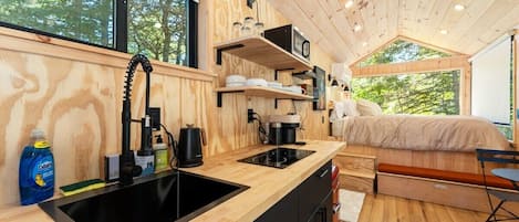 1 habitación, wifi y ropa de cama