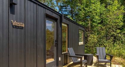 Vesta Nook! With Shower, Queen Bed & pullout sofa