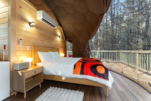 Gaia Nook-Mirror Dome with Private Bathroom
