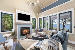 TV, fireplace, offices