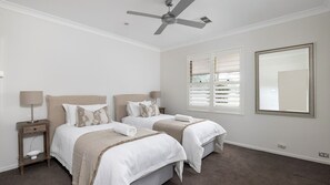 5 habitaciones, tabla de planchar con plancha y wifi gratis 
