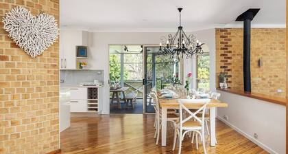 The Entertainers Estate with Pool and Tiny Home