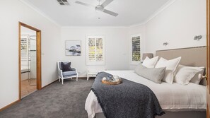 5 bedrooms, iron/ironing board, free WiFi, bed sheets