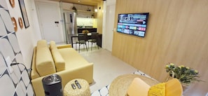 Basic Apartment | Living area