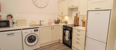 Dishwasher, cookware/dishes/utensils