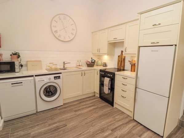 Dishwasher, cookware/dishes/utensils