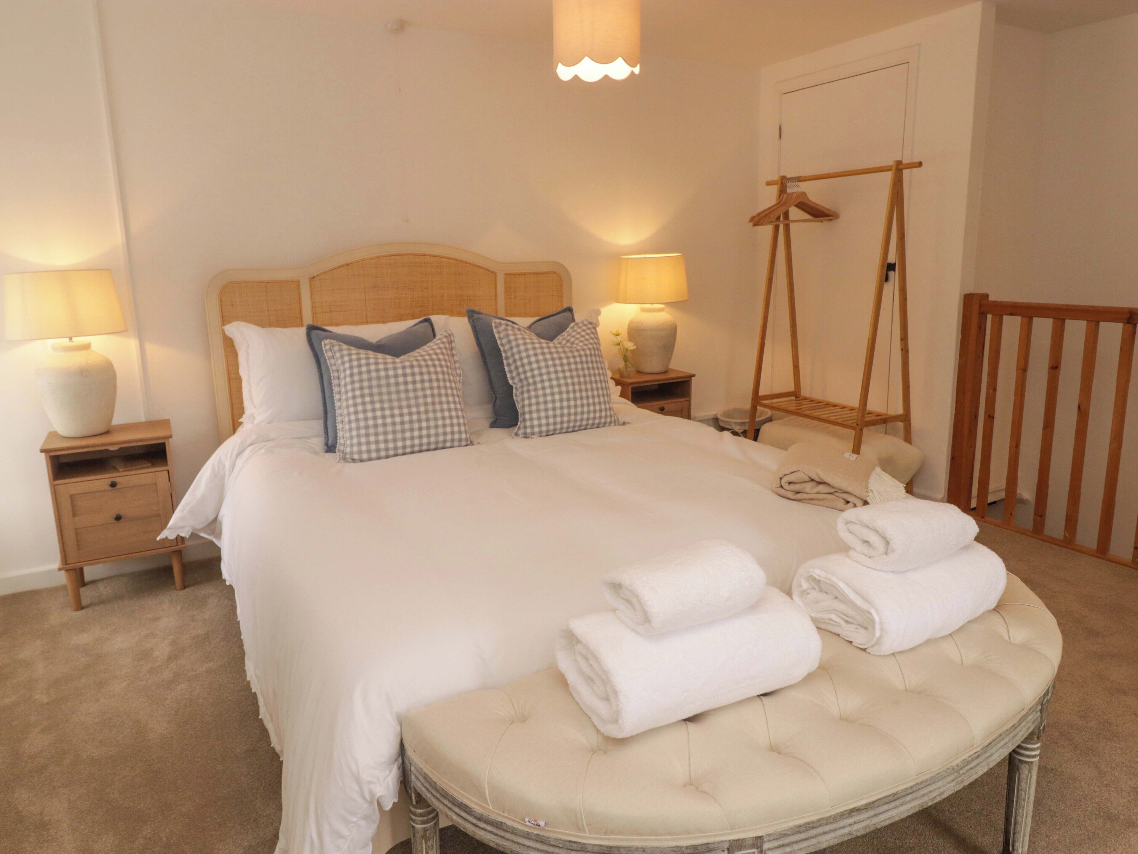 2 slaapkamers, individueel gedecoreerd, individueel gemeubileerd