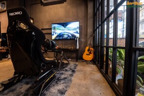 Tur berkendara mengamati hewan liar