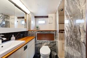 Shower, towels